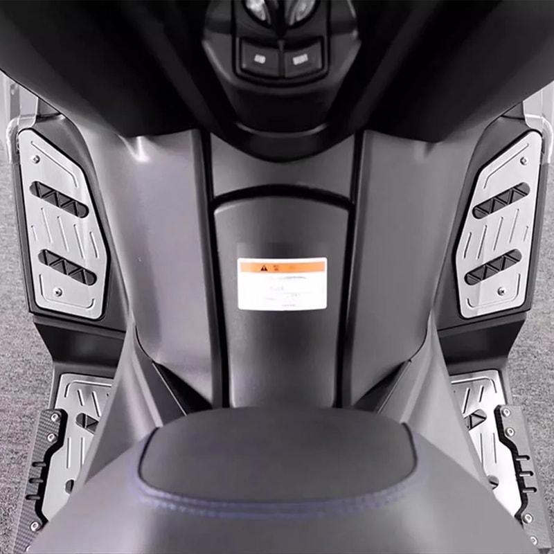 Motorcycle Accessories Footrest Step Footboard Footpads Pedal Plate Foot Pegs For YAMAHA XMAX 300 2017-2024 Anti Wrestling bySWE