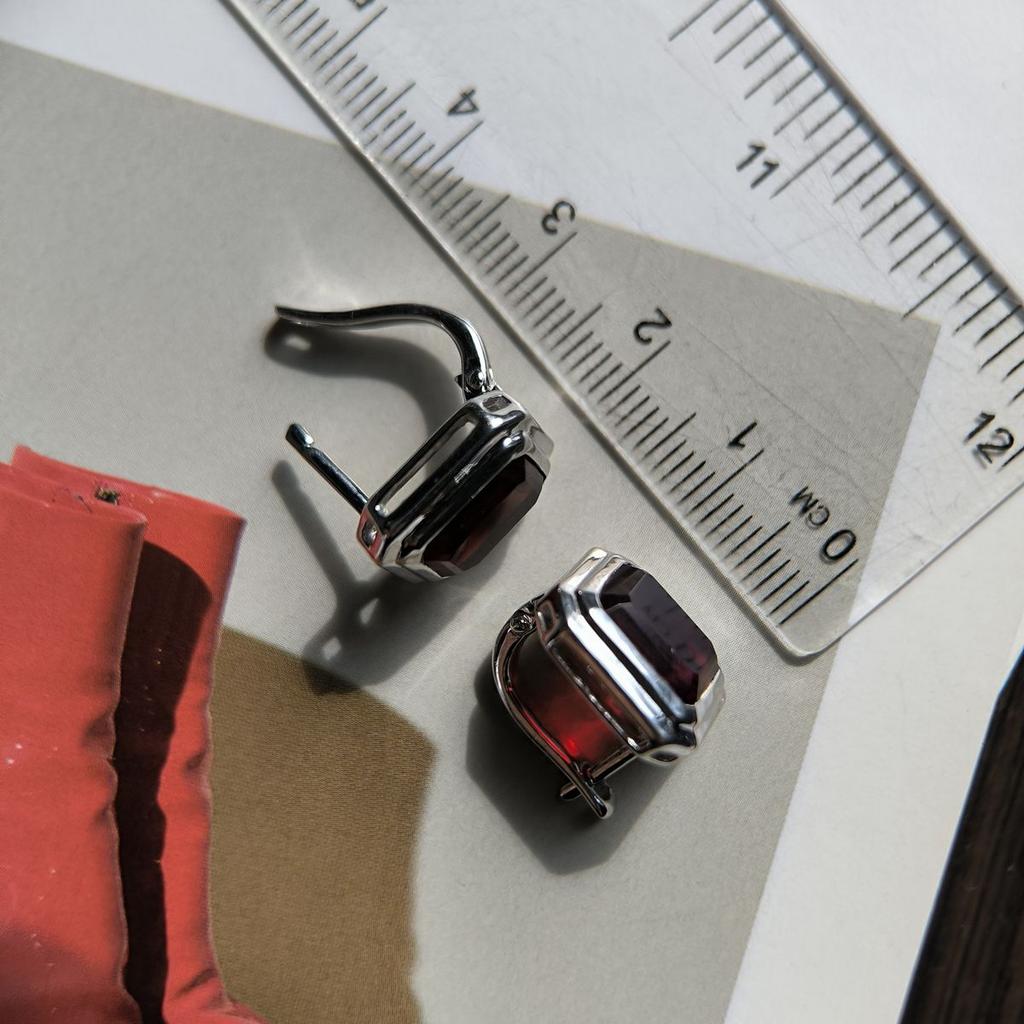 Srebrne kolczyki z naturalnym granatem 5,48ct (2181491)