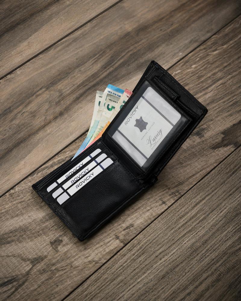 Large men's wallet with a registration card pocket - Cavaldi