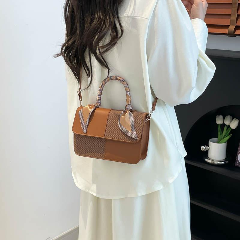 2025 new fashion high-end messenger bag contrasting color retro texture bag women's personality commuting leisure small square bag