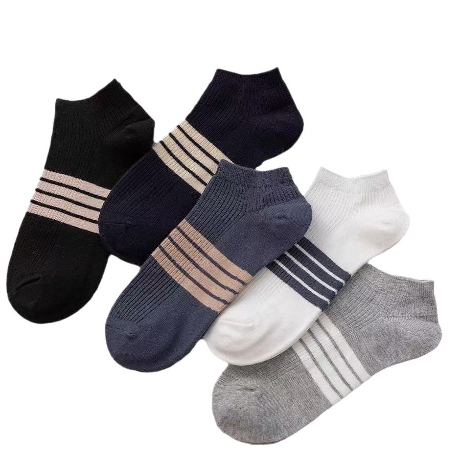 Versatile Men's Striped Crew Socks: Odor-Resistant, Sweat-Absorbing, Breathable - Ideal for Spring/Summer.