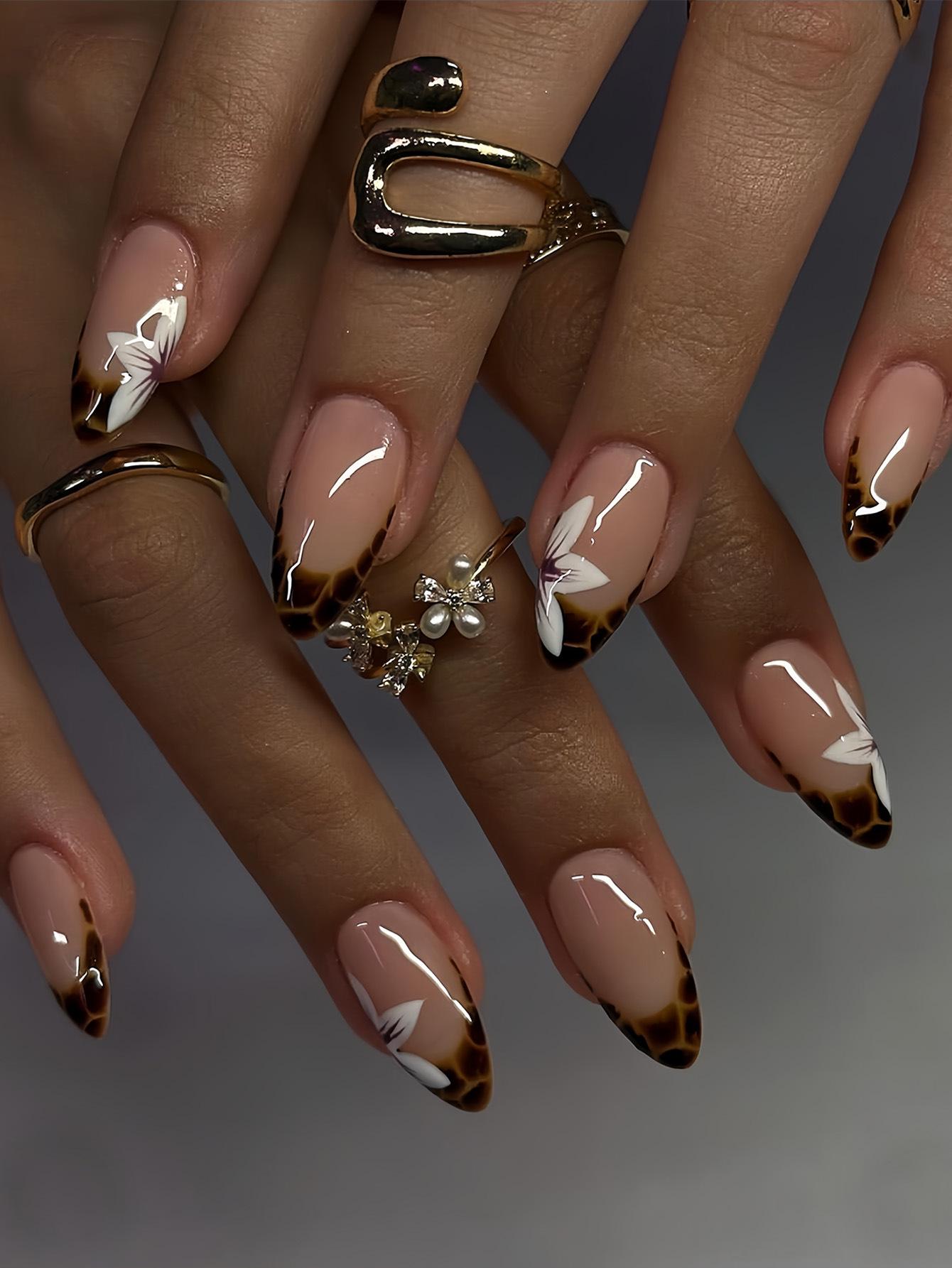 

Съемные короткие накладные ногти миндалевидной формы в европейском и американском стиле: Сладкий, Крутой Дизайн с Цветами и Леопардовым Принтом