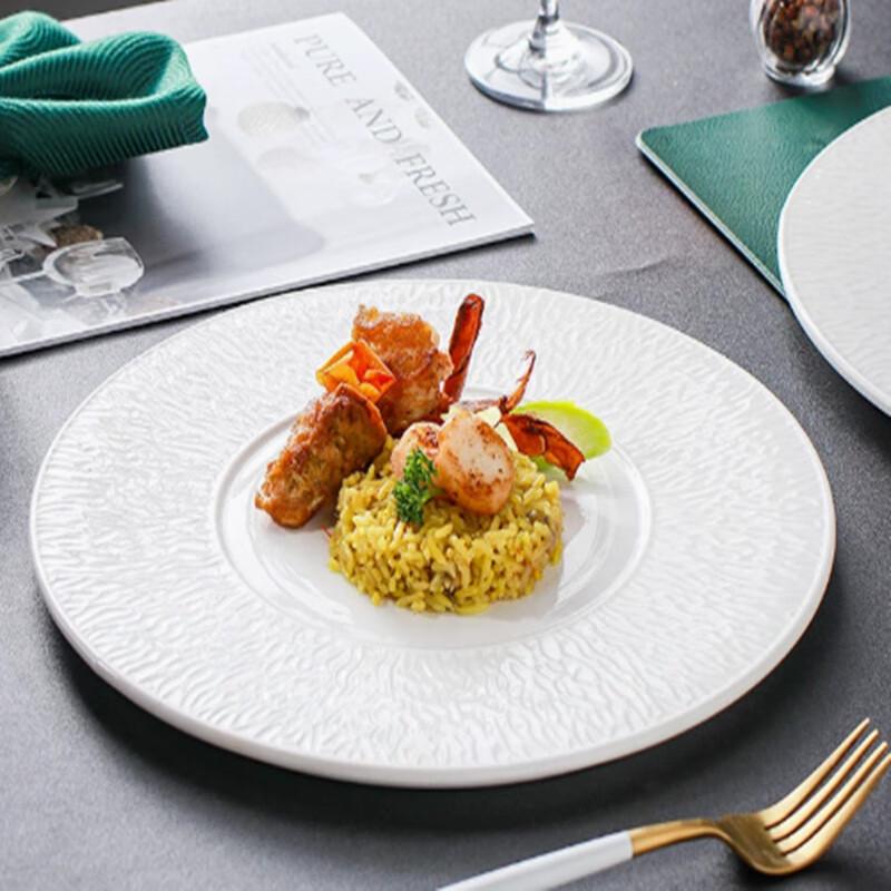 

Versatile Ceramic Dinner Plate