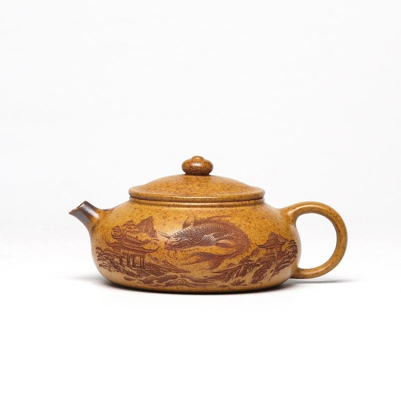 180ml Luxury Yixing Purple Clay Teapots Handmade Engraved Fish Pot Raw Ore Section Mud Kettle Chinese Zisha Tea Set Supplies