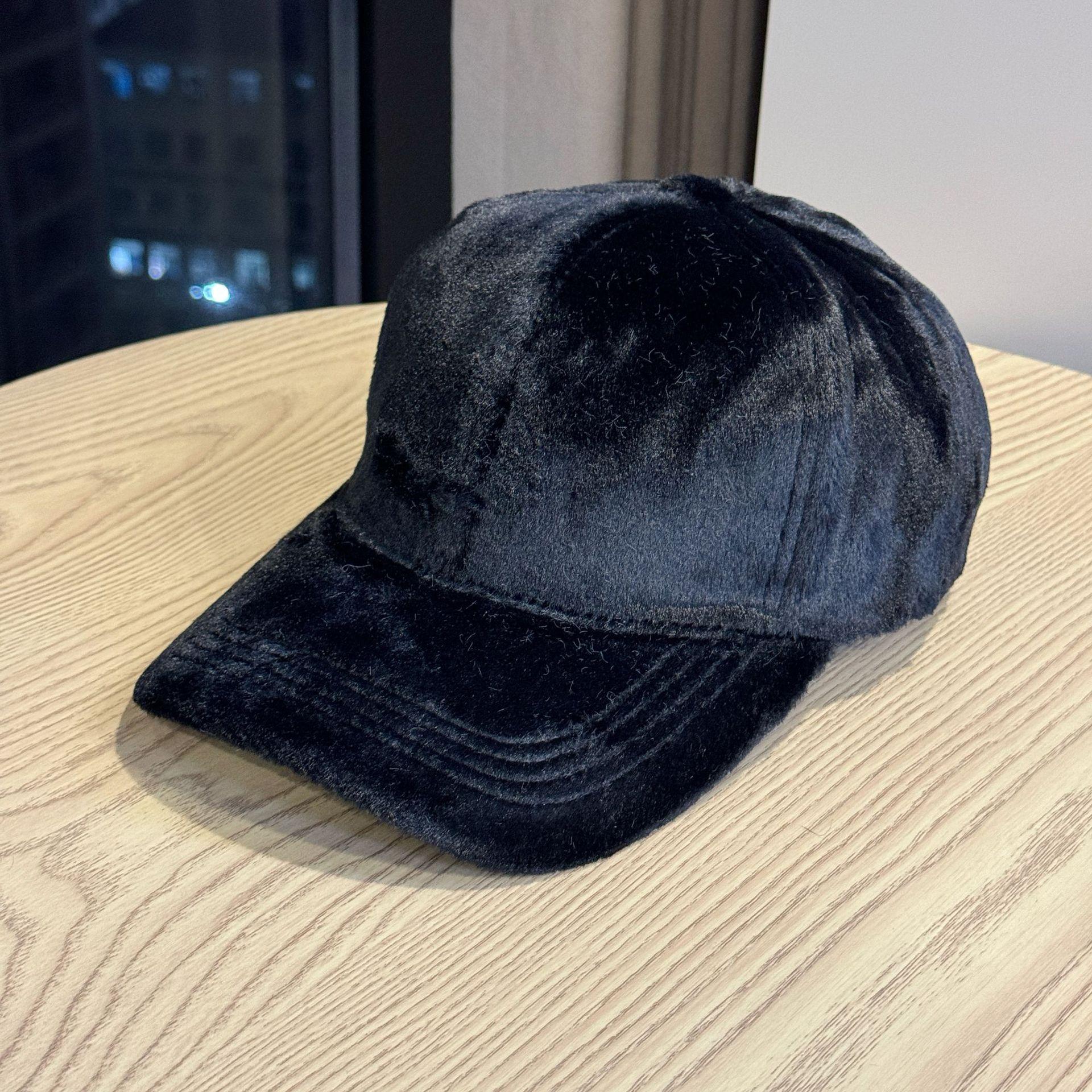 

Шапка Женская Зимняя Плюшевая Теплая Кепка с Козырьком Зимняя Утепленная Бейсболка Корейская Версия Универсальная Однотонная Холодная Шапка Мужская Мода Adjustable