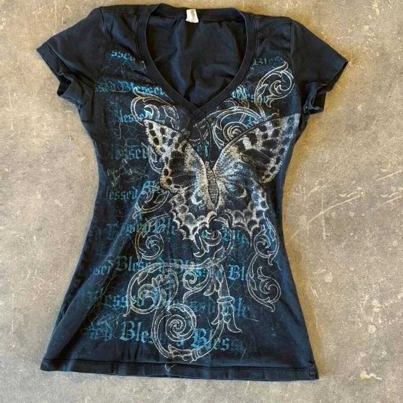 

American Retro Vintage Second-Hand Clothing with Distressed Butterfly Design, Sexy Slim-Fit Short Top T-Shirt for Women in Shibuya Style Tie-Dye Butterfly T-Shirt S