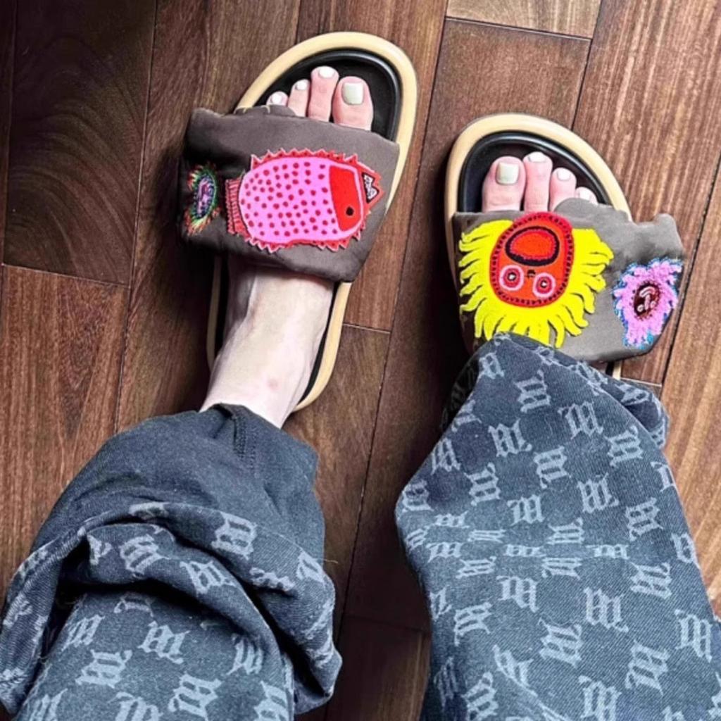 Thick-soled chubby sofa sandals grass Yayoi summer new dad embroidered slippers versatile outer wear beach shoes female trend