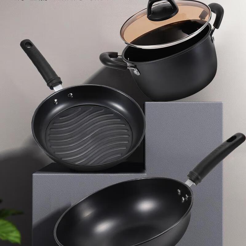 KOBACH Double Rust-Proof Fine Iron 3-Piece Cookware Set