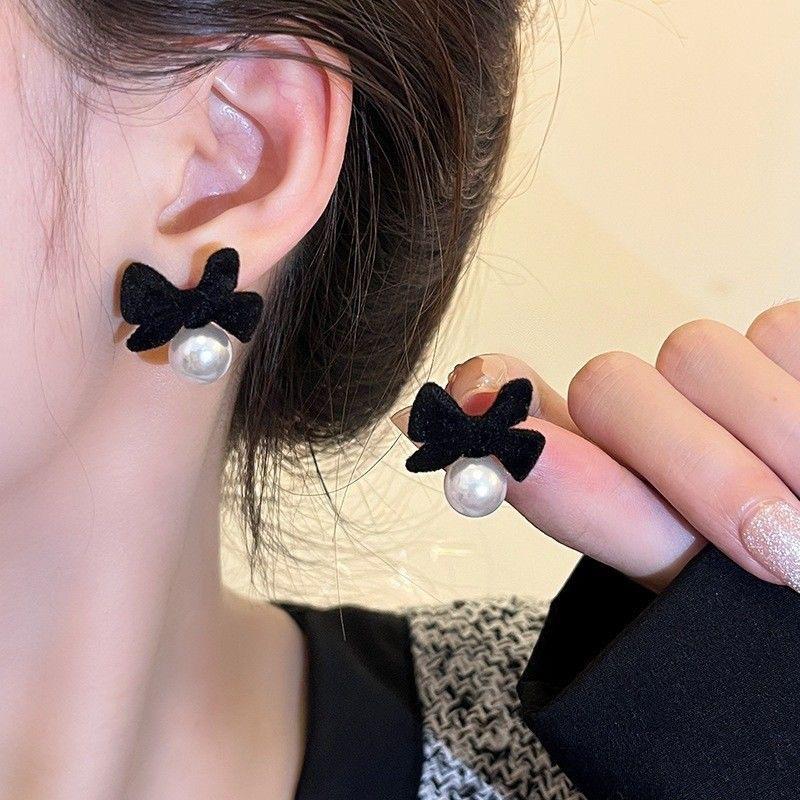 Velvet bow earrings for women, new bestseller, high-end niche design earrings, sweet and versatile earrings