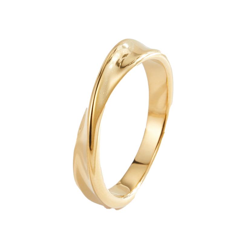 Trendy Möbius Ring: Women's Light Luxury 18K Gold Titanium Steel - Non-fading Stainless Steel Design