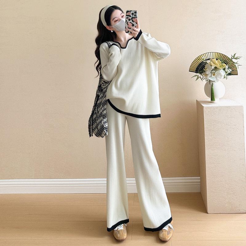 

Spring 2025 Plus Size Maternity V-neck Color Block Knit Set L