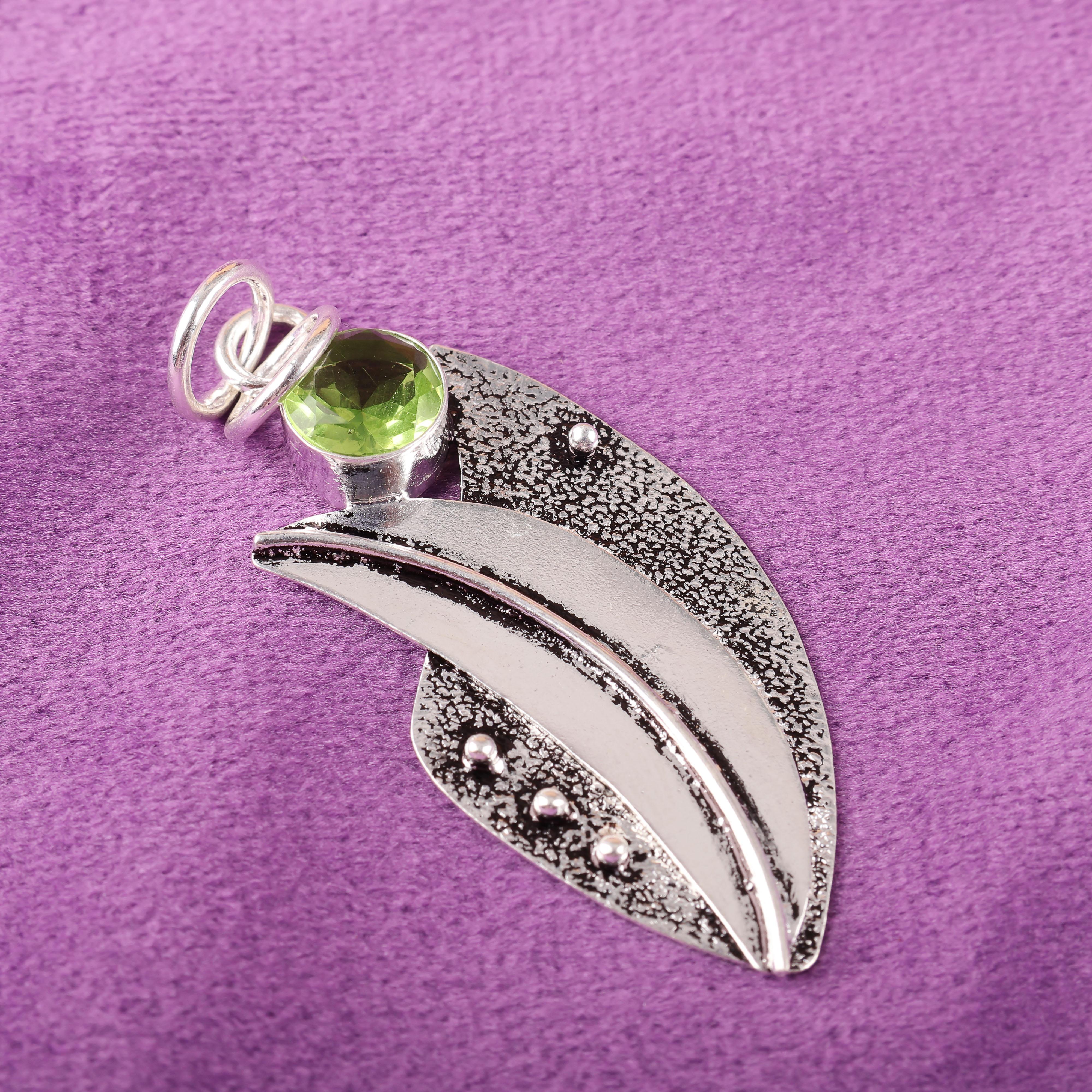 

Украшения с перидотом, Подвеска из стерлингового серебра 925 пробы, Подвеска с драгоценным камнем ручной работы в подарок на День благодарения 2.05 Inches зелёный