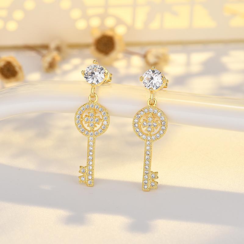 

Новые высококачественные серьги-иглы для женщин, модные простые серьги-ключи, золотые универсальные серьги с микро-закрепкой из циркония