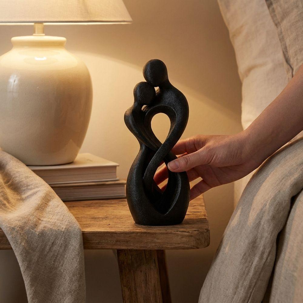 Romantic Abstract Hugging Couple Sculpture Minimalist Style Embrace Art Table Statue  Wedding Gifts