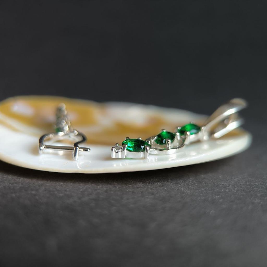 Серебряные серьги с изумрудом nano 2.338ct (2195627)