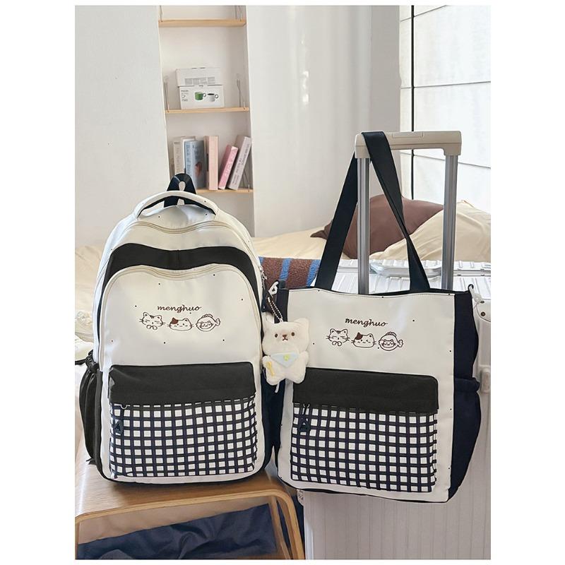 Lightweight and largecapacity backpack, new Japanese ins, highvalue, fresh and sweet plaid, junior high school schoolbag.