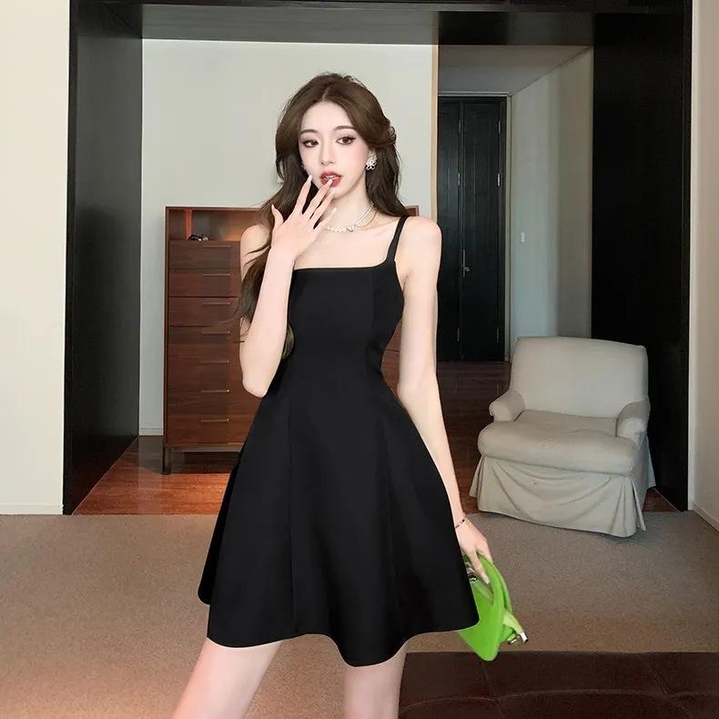 French green suspender skirt women's summer dress high-end Hepburn style square neck dress, thin and fluffy A-shaped umbrella skirt