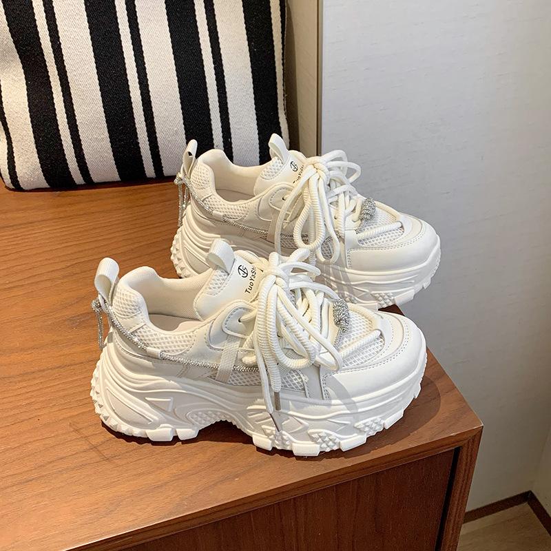 

Обувь для папы, летняя обувь для девочек 2025 года, новые универсальные туфли на платформе в стиле ретро, белые туфли с кружевной сеткой, спортивная повседневная обувь 36
