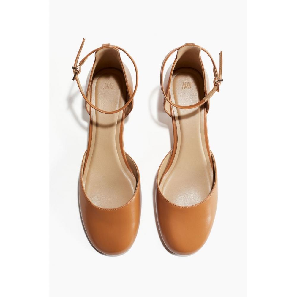 

Туфли на каблуках HM Block Heels Mary Jane светло-коричневые
