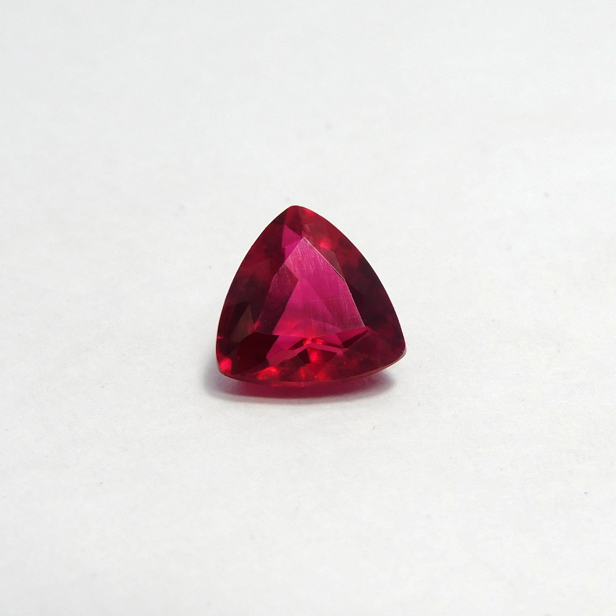 

3.40 Ct Trillion Cut Red Ruby Natural CERTIFIED Loose Gemstone P-4733-Ra 8.7 mm approx червоний