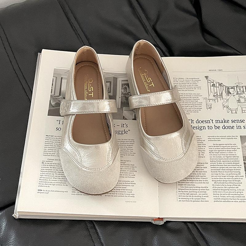 Versatile Casual Shallow Mouth Single Shoes Women's New Summer Retro Fashion Fairy Style with Skirt Velcro Mary Jane Shoes