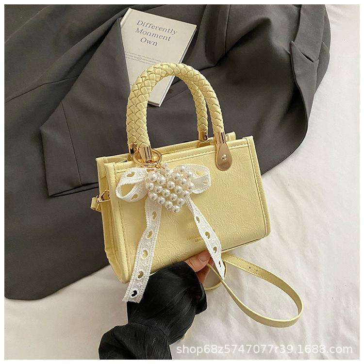 Textured foreign style niche design bag women's 2025 new popular versatile messenger bag fashionable portable small square bag