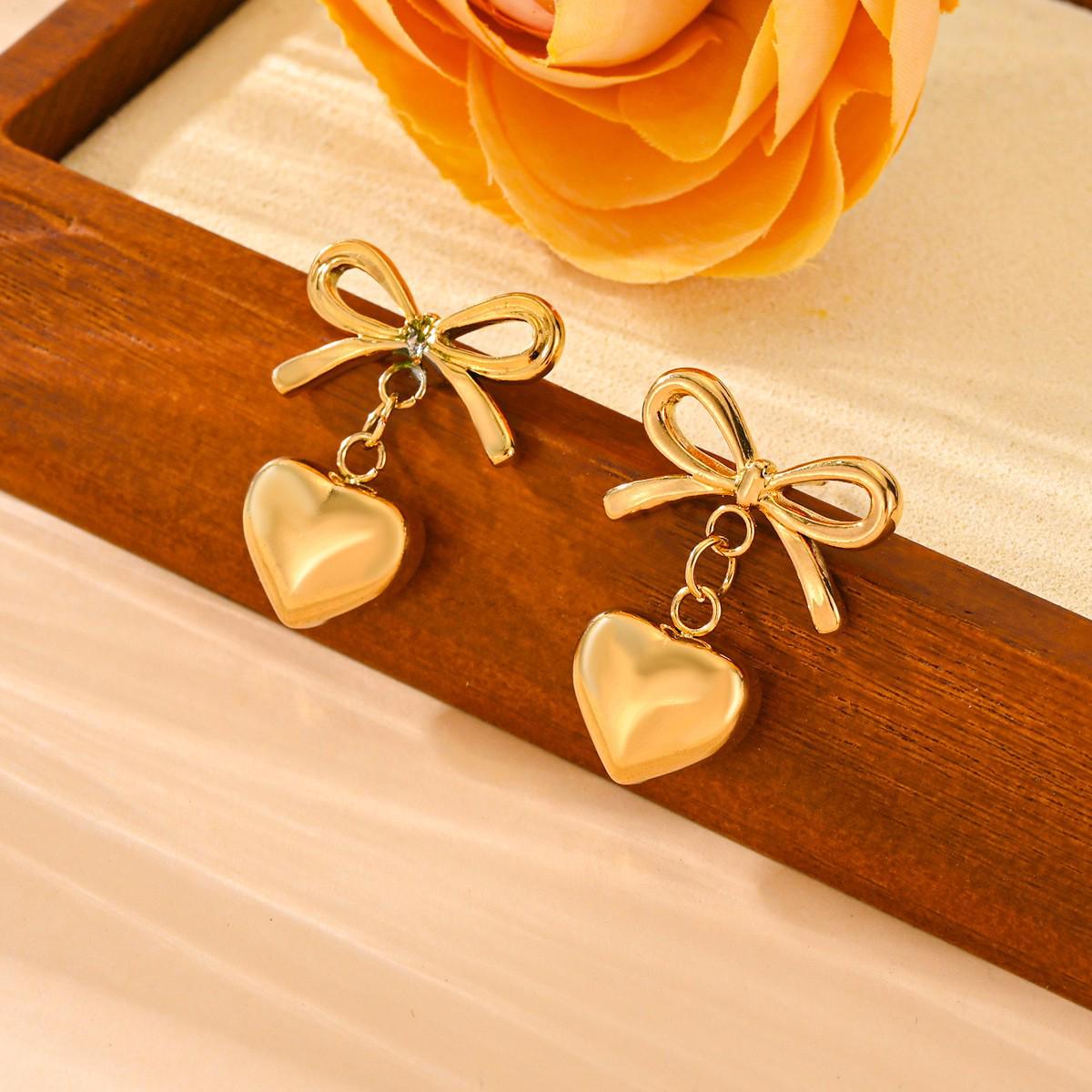 Chic Heart Bow Necklace & Earring Set: Stylish, Versatile, Light Luxury