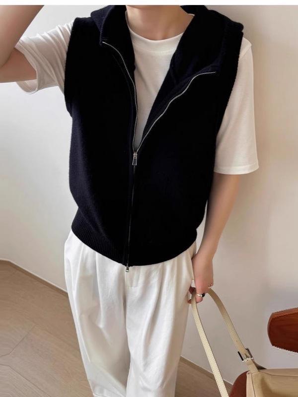 2025 Autumn/Winter Women's Hooded Sleeveless Knit Cardigan: Trendy Zipper Wool Vest