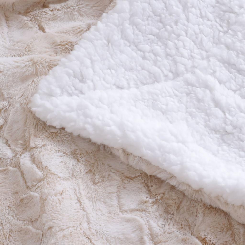 Doppelseitige Decke mit Batikmuster