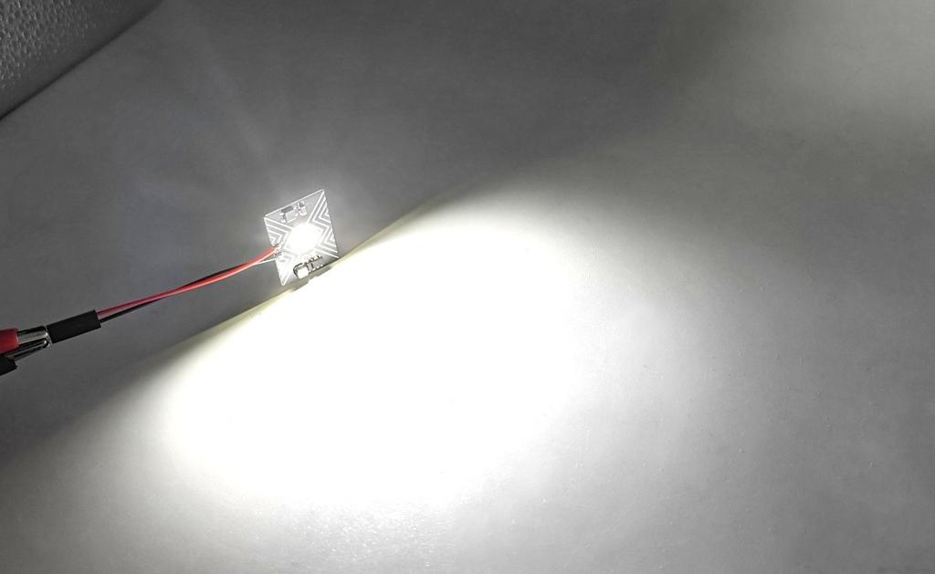 2 Pcs Panel 1 LED 12V W5W, T10, C5W, SV8.5, BA9S, T4W CANBUS 950lm White Strong Off-Road