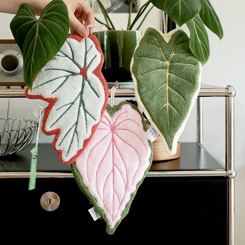 Creative Monstera Leaf Hand Towels Soft Coral Fleece Washing Hands Towel Hanging Kitchen Cleaning Rag Handkerchief Absorbent
