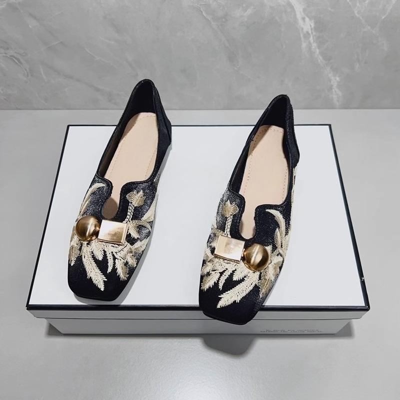 Scarpe basse ricamate da donna alla moda con punta quadrata, scollatura bassa, fibbia in metallo, suola morbida antiscivolo, scarpe basse