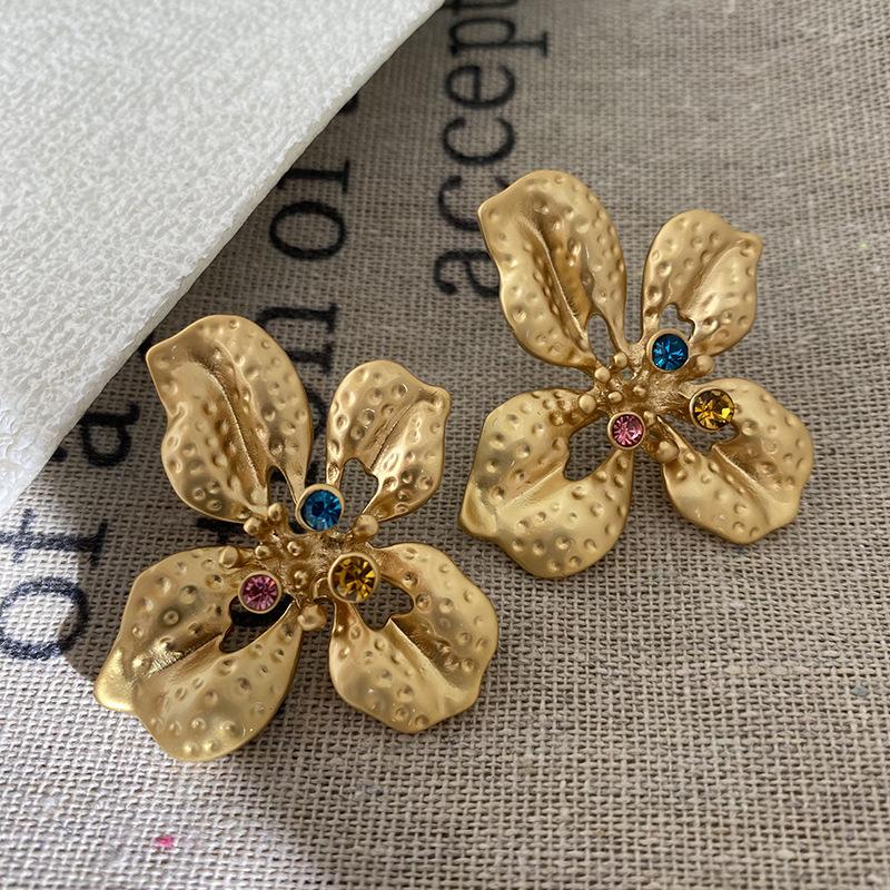 

Средневековые винтажные серьги-гвоздики в виде неправильных цветов, нишевые серьги высокого класса, модные персонализированные серьги