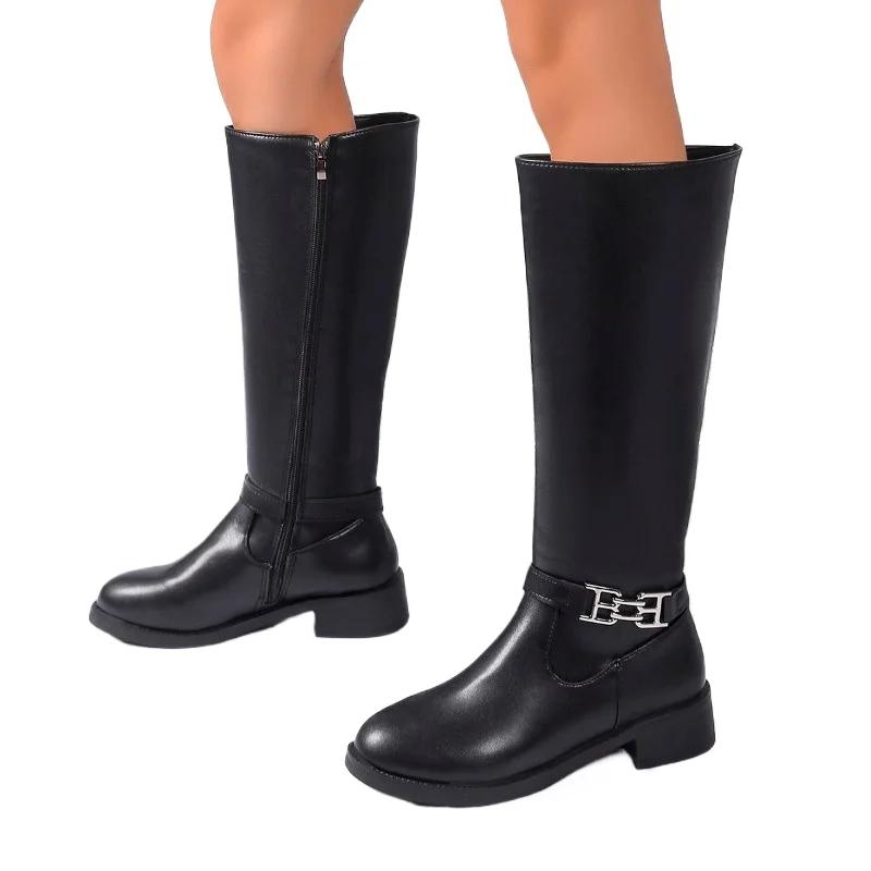 Pantofi de damă 2024 Brand Fermoar lateral Cizme pentru femei Moda Decorare metalică Cizme moderne pentru femei Vânzare fierbinte Cizme cu vârf rotund până la genunchi