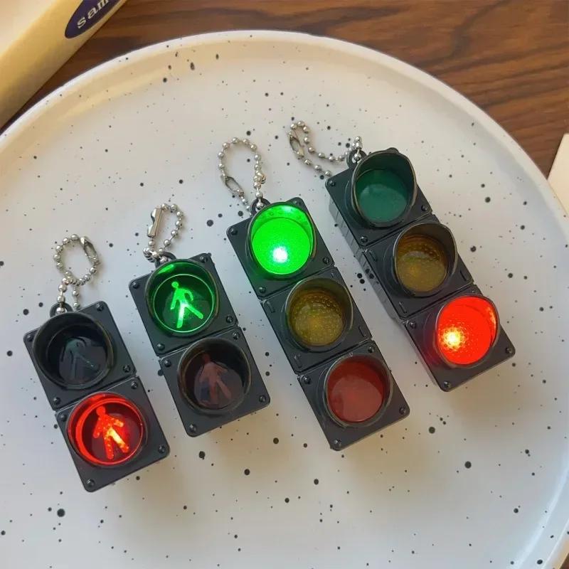 1/2 Bucăți Semafor Electronic Simulare Breloc Pandantiv Mini Lumină Pietonală Lumină LED Jucărie Emite Lumină Jucărie Cognitivă Copii Cadou