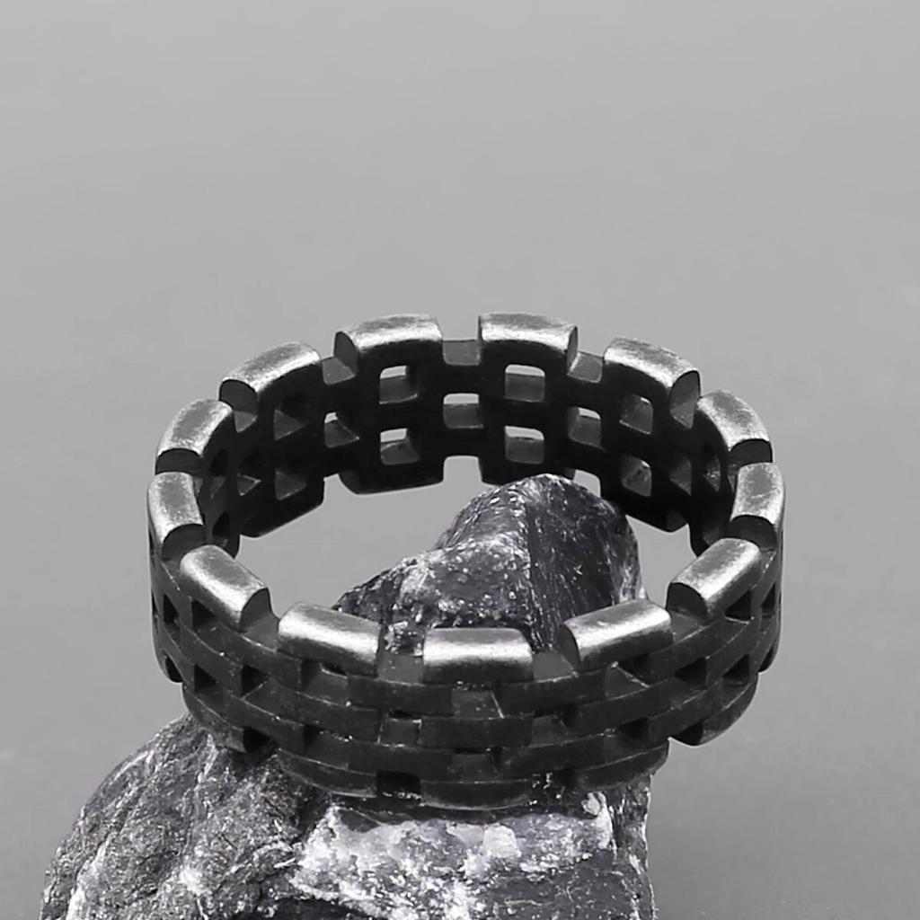 Enkle Punk Retro Svarte Rustfrie Stål Herre Ringer for Kvinner Par Kjæreste Gutt Kjæreste Biker Smykker Kreativitet Gave Engros