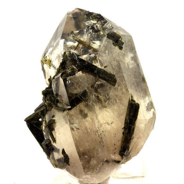 Pierres et Minéraux. Quartz + Epidote. 2217.5 ct. Caetité, Bahia, Brésil.