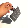 1 szt. Zewnętrzna wodoodporna ładowarka solarna USB do podróży i na kemping - przenośny panel słoneczny, mobilne źródło zasilania, ładowanie telefonu komórkowego, latarka i wentylator