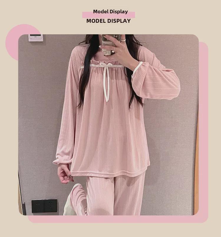 Pijamale cu desene animate în stil palat: Set proaspăt, casual, cu mânecă lungă, din două piese, ideal pentru interior sau exterior.