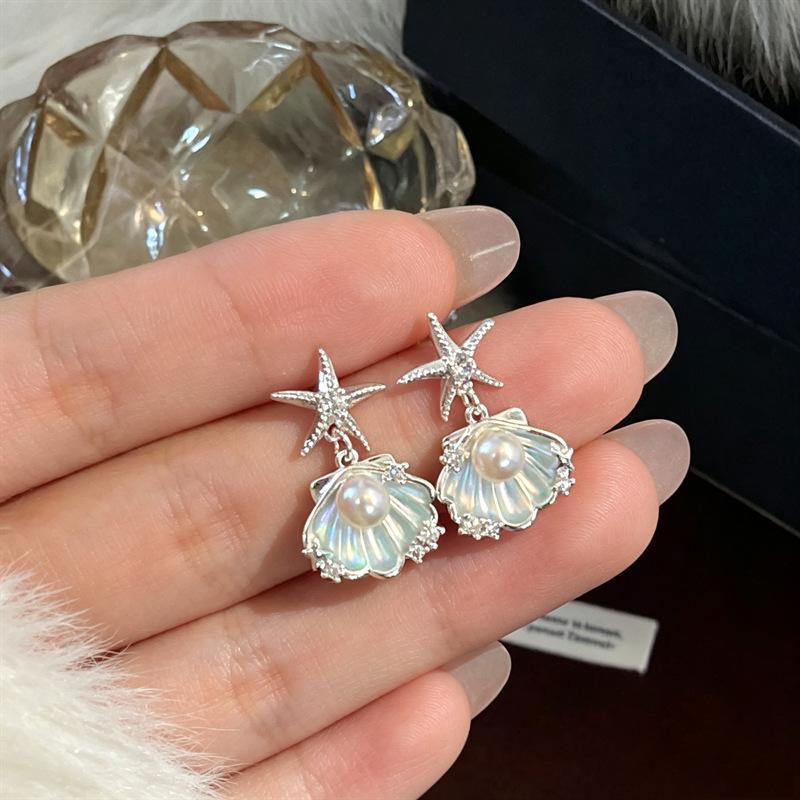 Elegant Freshwater Pearl Starfish Stud Earrings for Women – Simple, Sweet, Vacation-Style Ear Jewelry