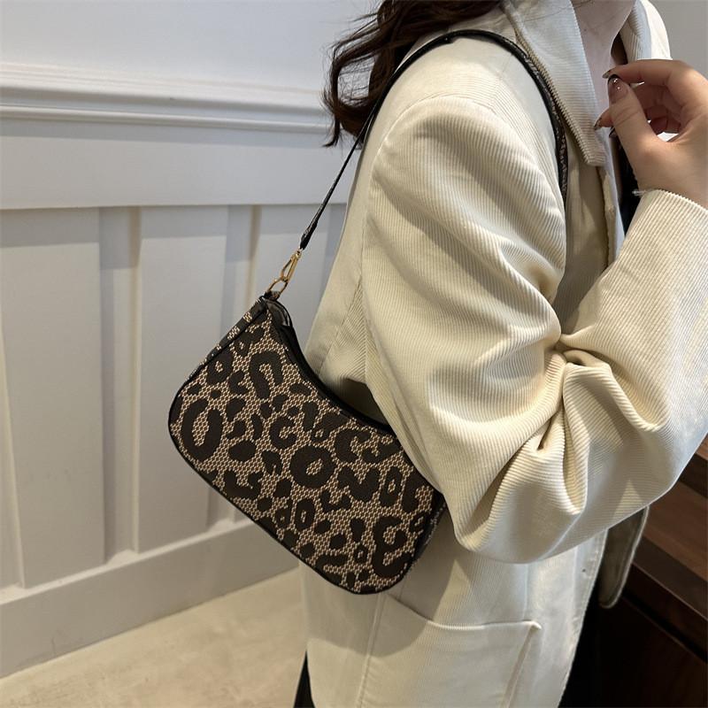 Fashionable Retro Leopard Print Pu Crescent Bag For Women Versatile Daily Use