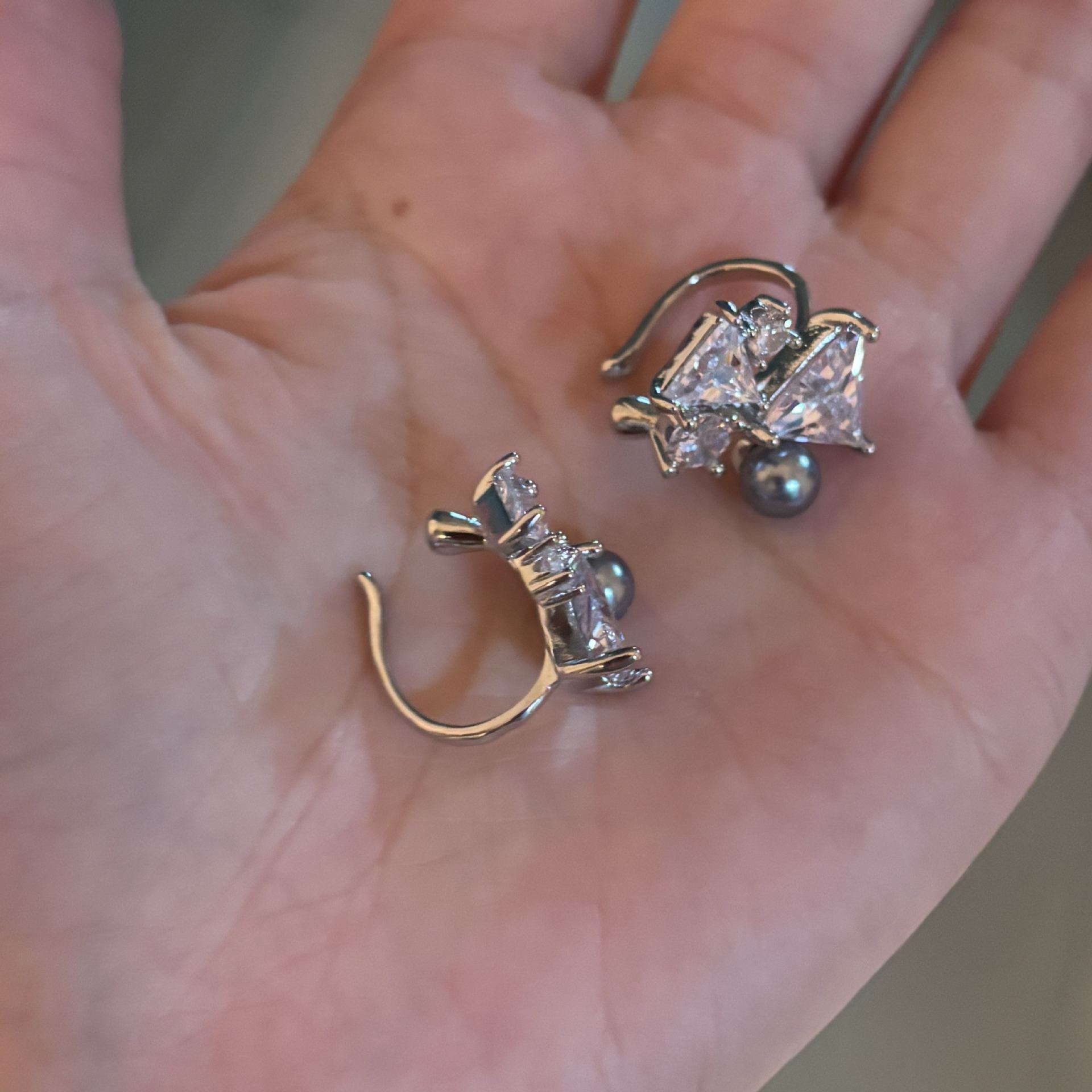 Zircon Triangle Pearl Ear Cuffs Women Minimalist Luxury Non Pierced Ear Clips