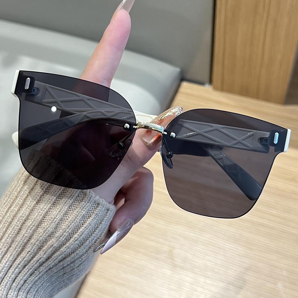 Frameless Fashion Face-Slimming UV Protection Sunglasses for Women - TikTok Celebrity Style