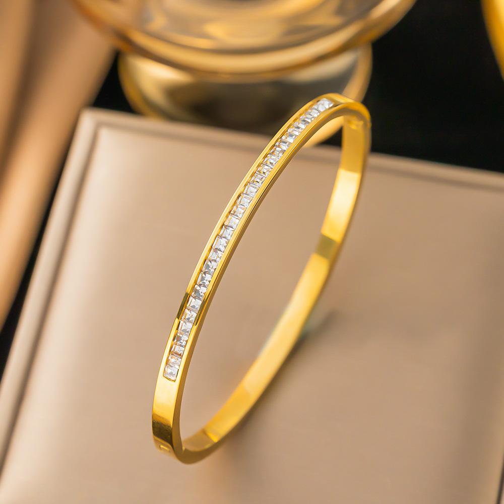 Europe And the United States Hot Selling Stainless Steel Braceelet Gold Zircon Inlaid Stainless  Bangles for Womem  Gift