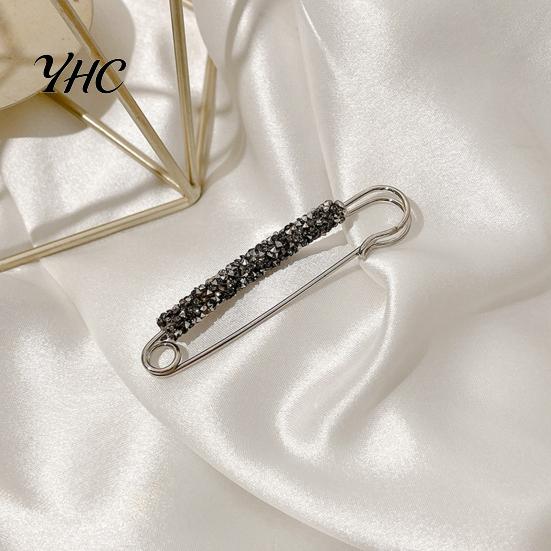 Shawl Clip Fashion Faux Crystal Waist Buckle Fixed Strap Charm Lady Brooch Pin Safety Sweater Cardigan Jewelry Accessory Jean Button