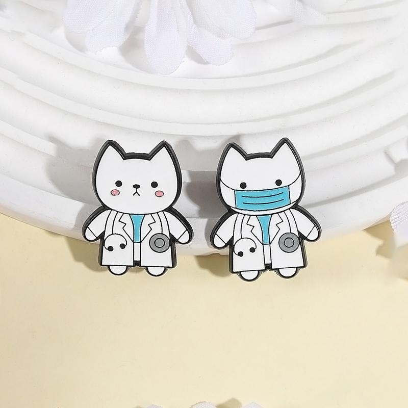 Spille smaltate Gatti Carini Dottore Gattino Cartone Animato Che Indossa Camice da Medico e Stetoscopio Spilla Dottore Animali Distintivo da Reverto Gioielli Regali