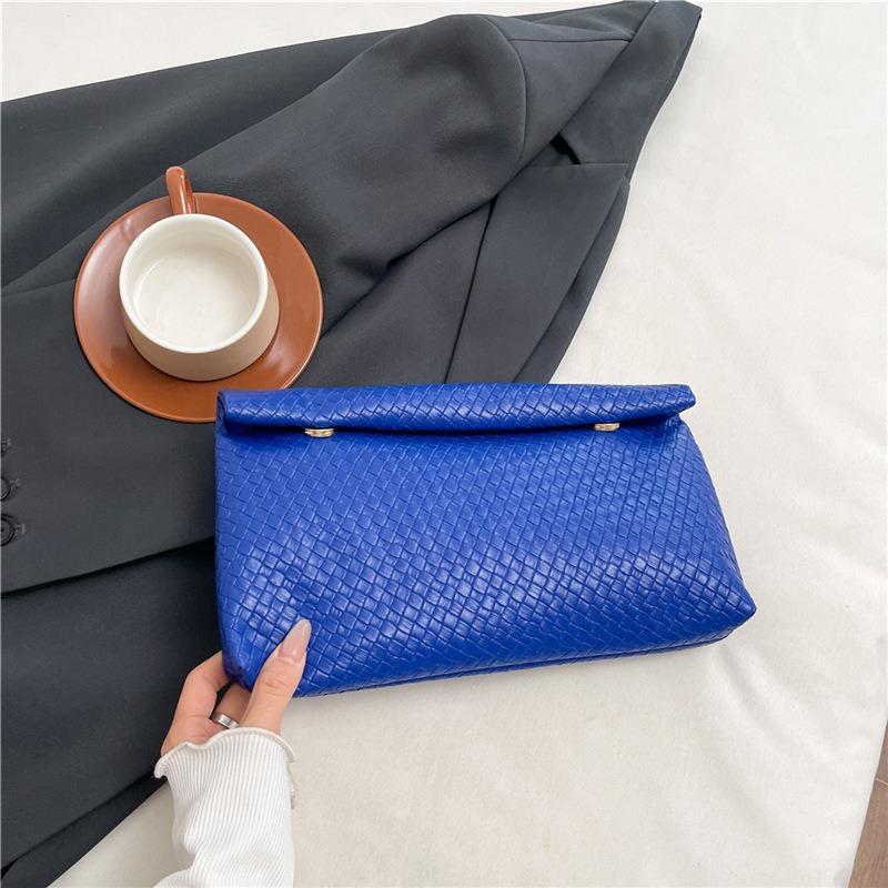 Simple Handbag Women's New Woven Pattern High-end Storage Women's Bag Personalized Curled Armpit Bag