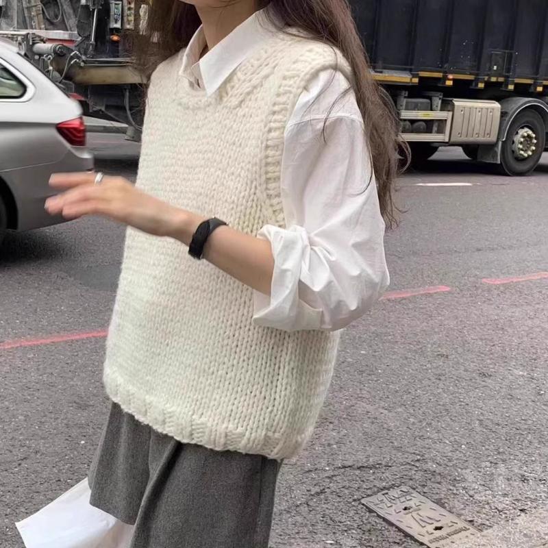 Women's Skin-Friendly Soft Korean College-Style White Sleeveless Gentle Crew-Neck Knitted Top Loose Sweater Vest Cardigan
