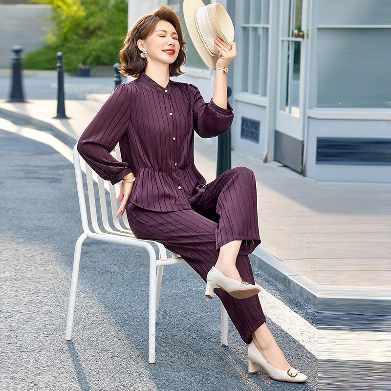 

Chic Striped Two-Piece Set for 50-60 Year Old Mothers - Spring/Summer 2026 Collection 4XL [67.5-75 kg]