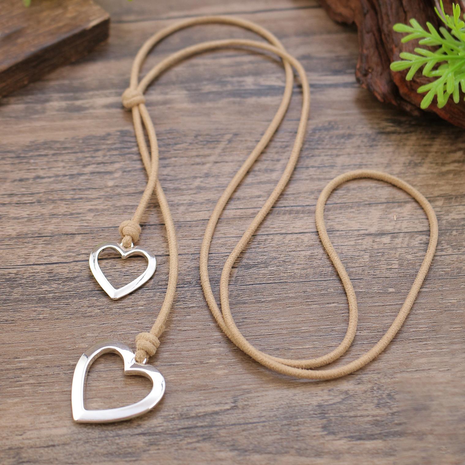 

Новый плетеный вручную полый длинный кулон в виде сердца, женское ретро ожерелье из кожаного шнурка в виде сердца высокого класса